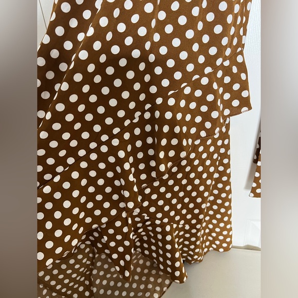 🤎 NWT! Brown White Polka Dot Asymmetrical Dress - Picture 6 of 8